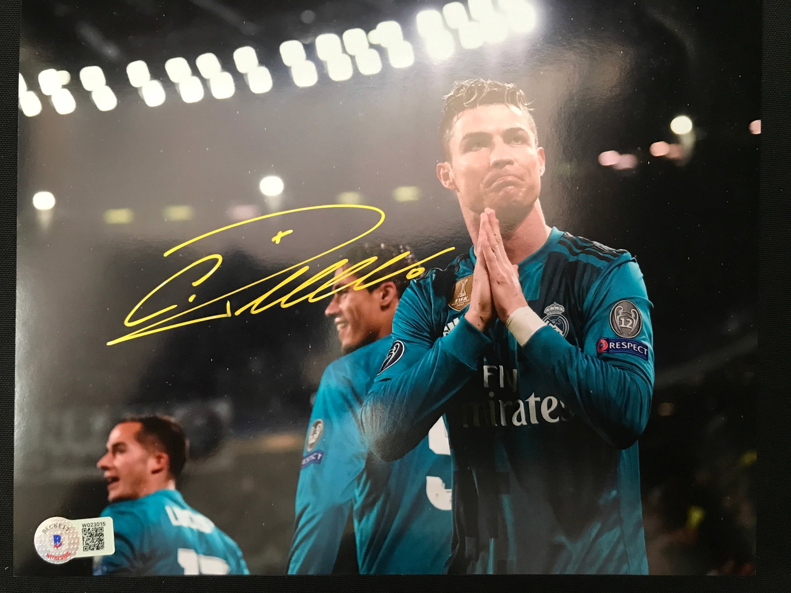 CRISTIANO RONALDO SIGNED 8X10 - BECKETT COA: Prices are in Canadian dollars