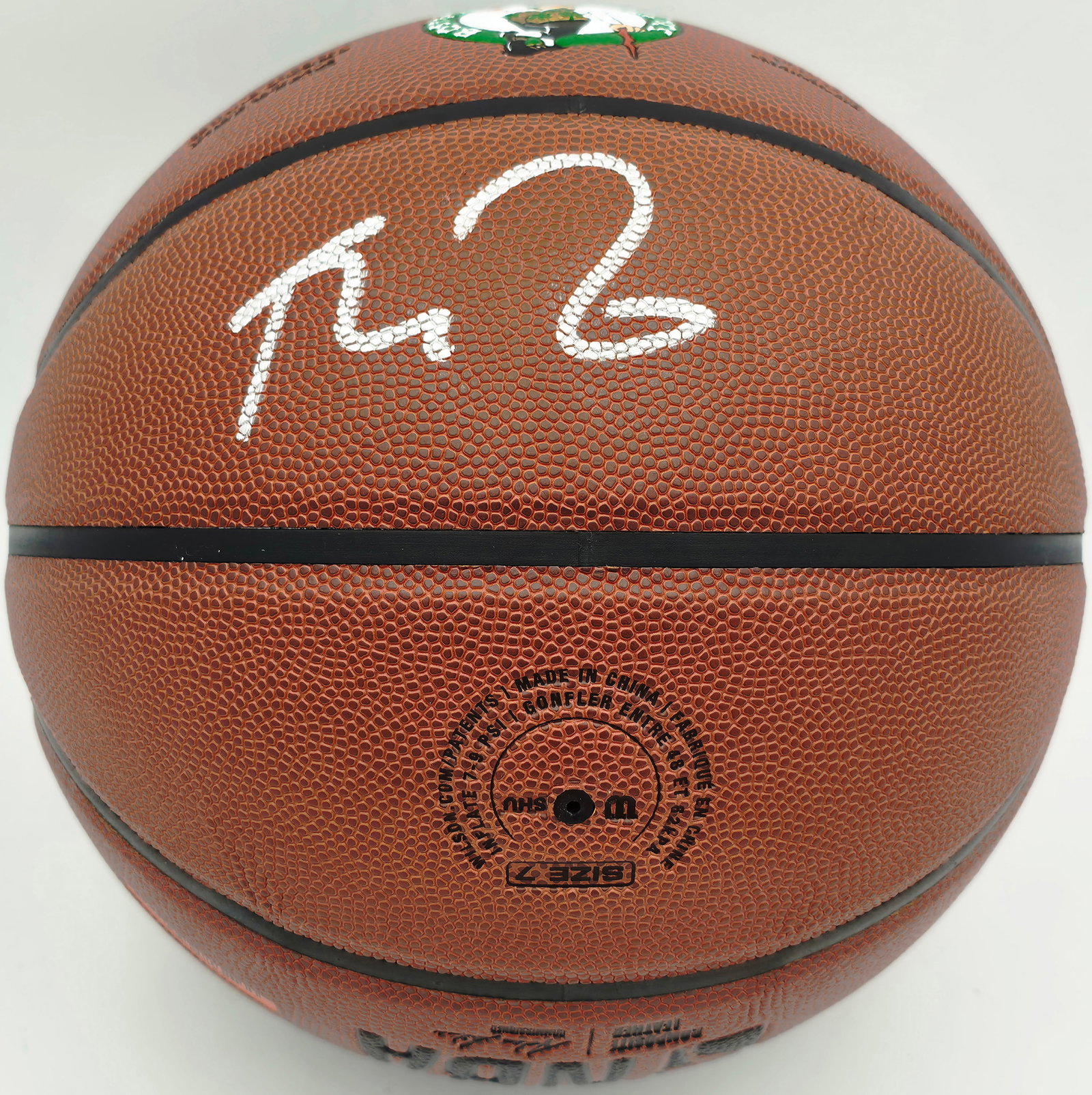 KEVIN GARNET SIGNED BOSTON CELTICS BASKETBALL - BECKETT COA: Prices are in Canadian dollars