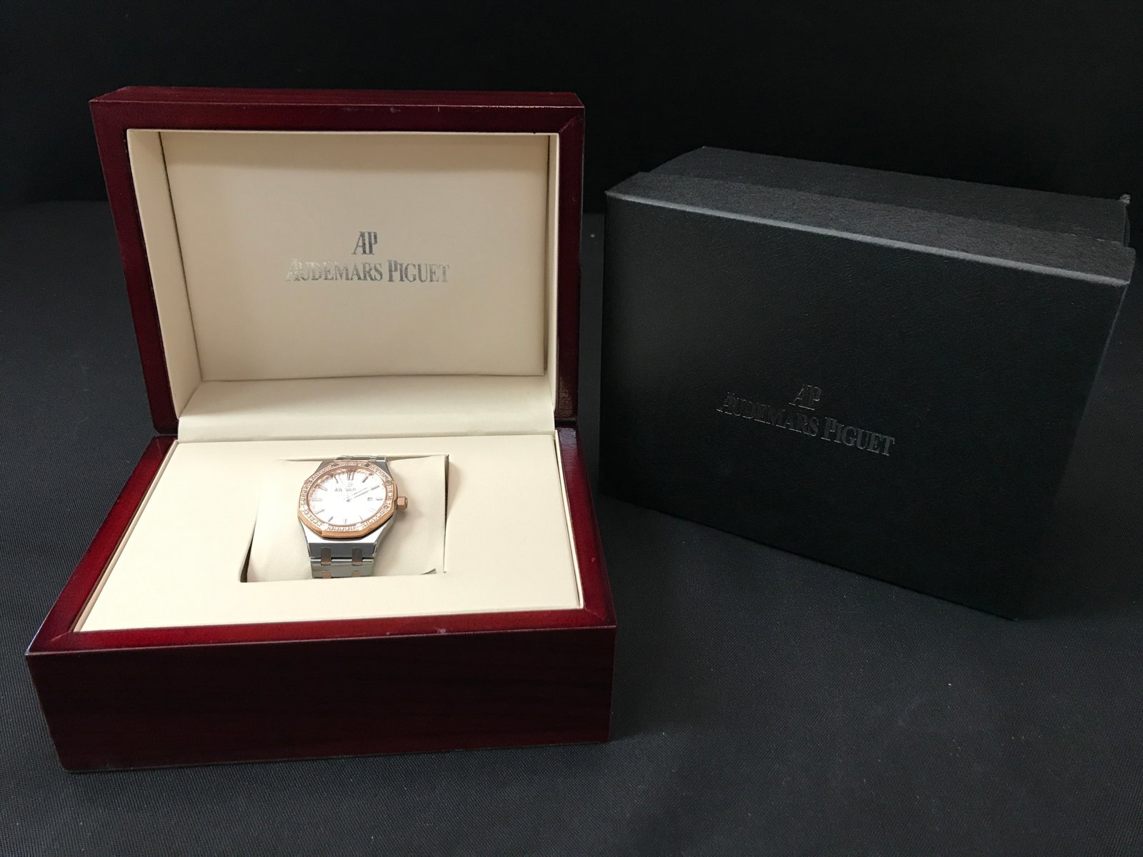 BRAND NEW WATCH WITH BOX: Prices are in Canadian dollars