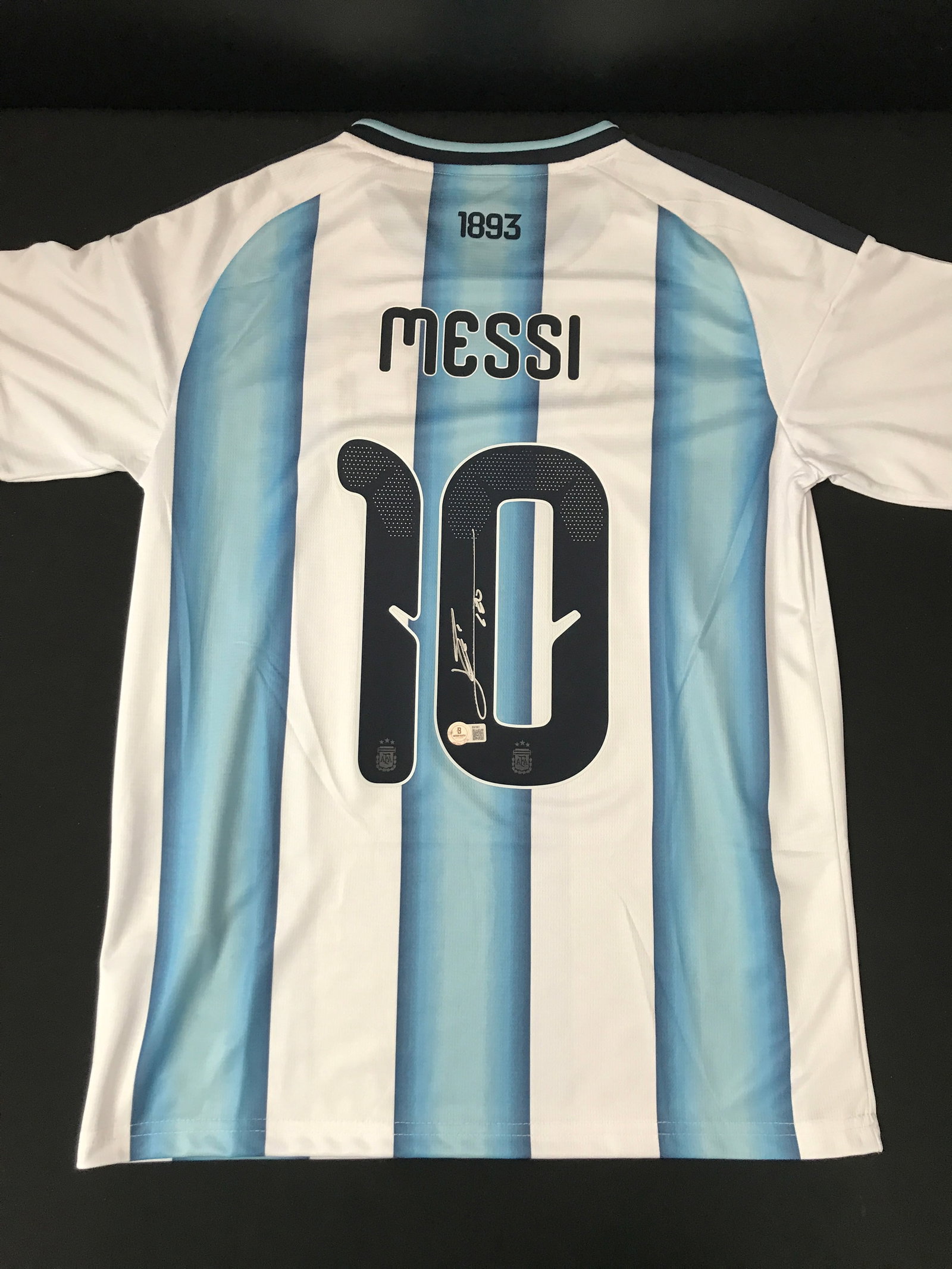 LIONEL MESSI SIGNED ARGENTINA SOCCER JERSEY - BECKETT COA: Prices are in Canadian dollars