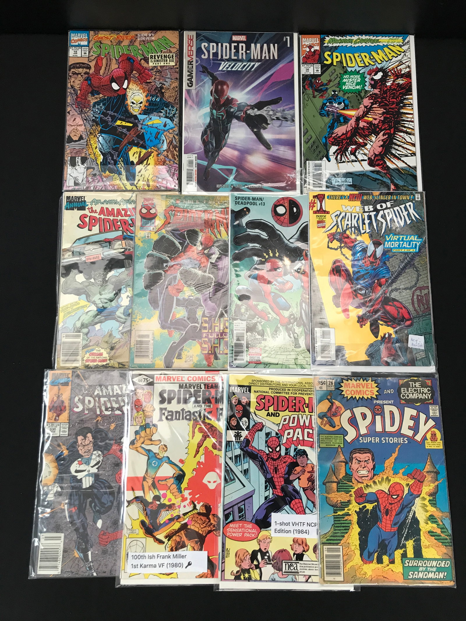 LOT OF 11 COMICS FEATURING SPIDERMAN - MARVEL COMICS (1 of 1)