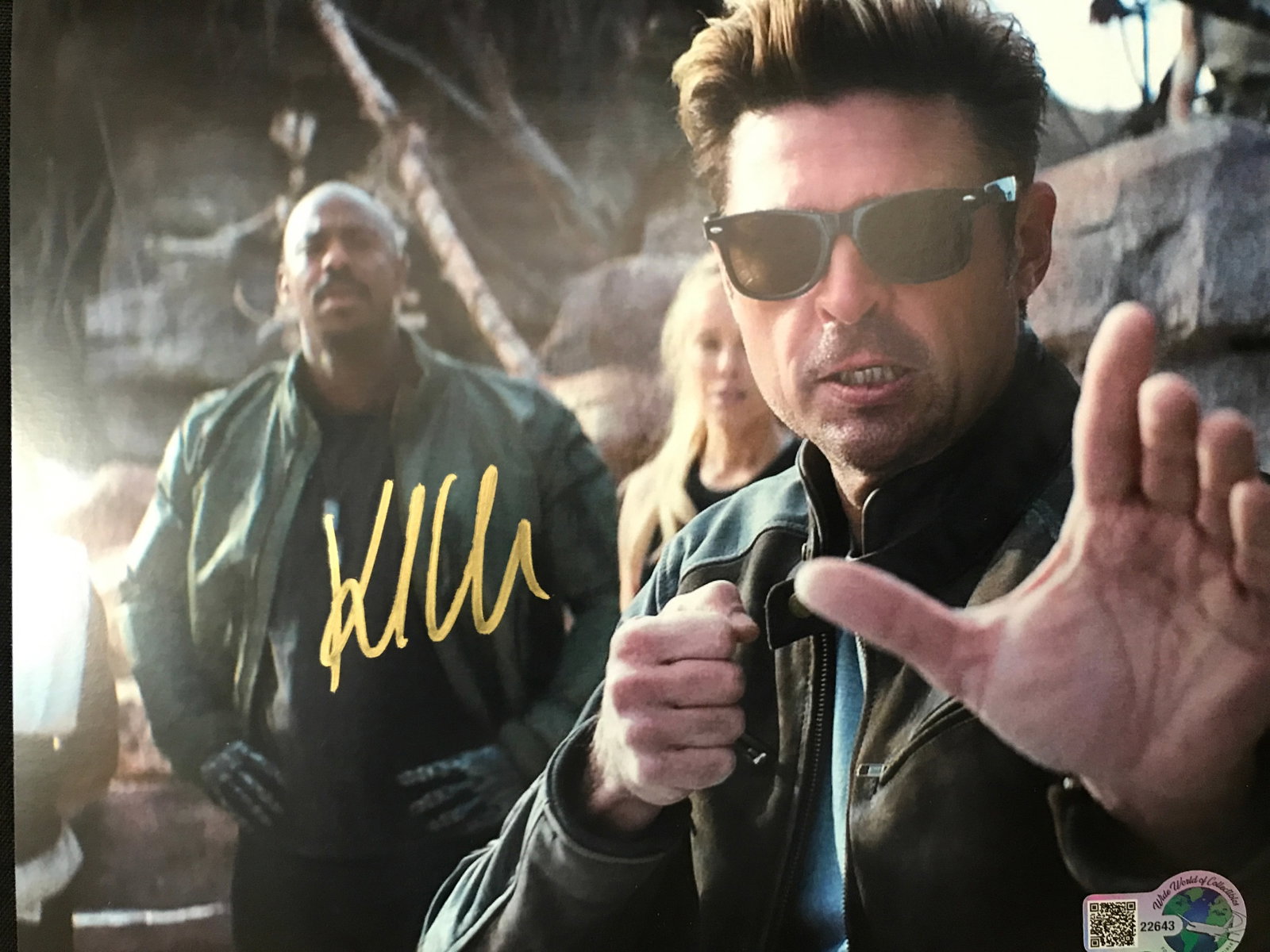 KARL URBAN SIGNED JOHNNY CAGE MORTAL KOMBAT II 8X10 - WWOC COA: Prices are in Canadian dollars
