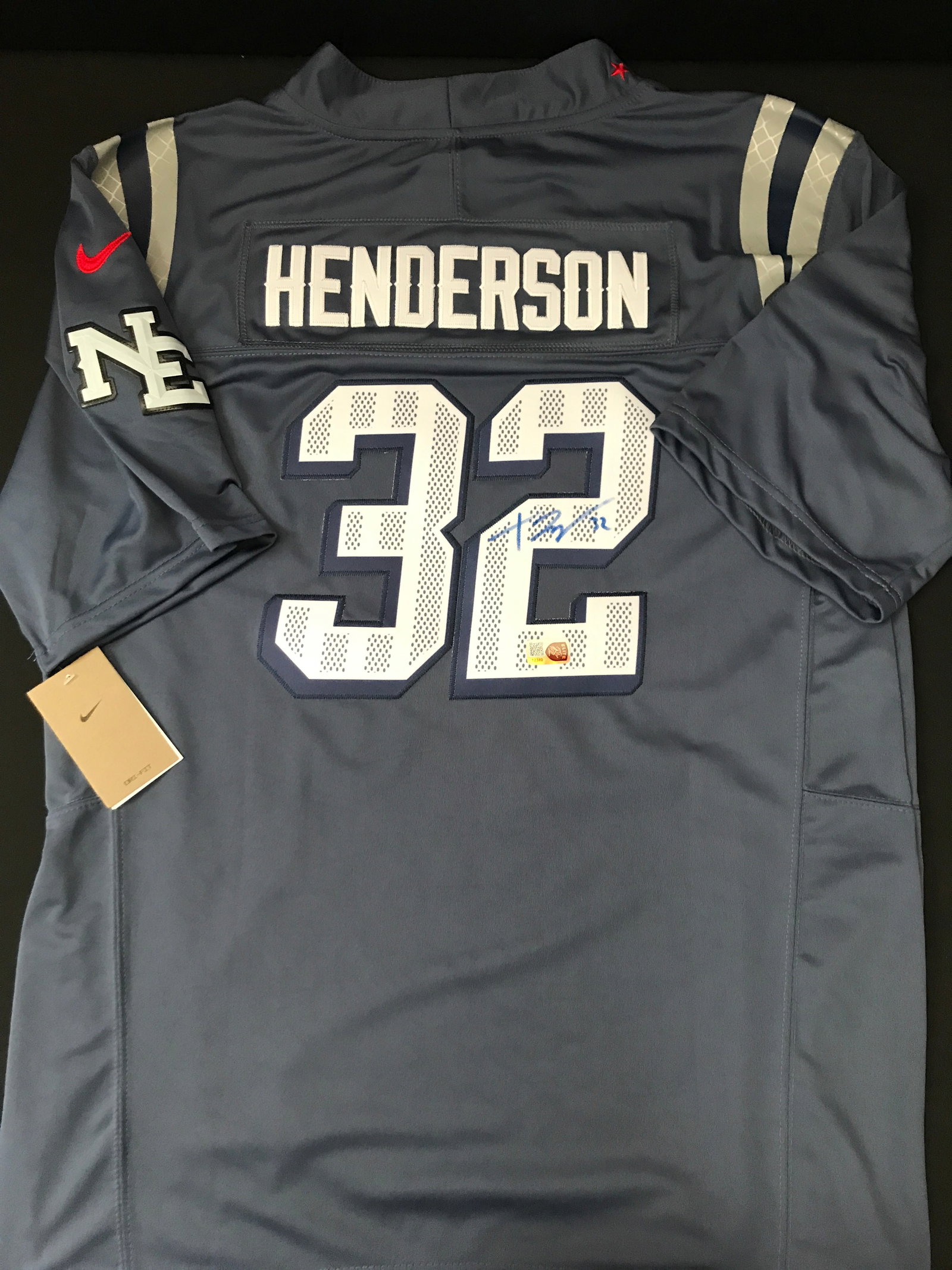 TREVEYON HENDERSON SIGNED NEW ENGLAND PATRIOTS CUSTOM JERSEY - ELITE COA: Prices are in Canadian dollars