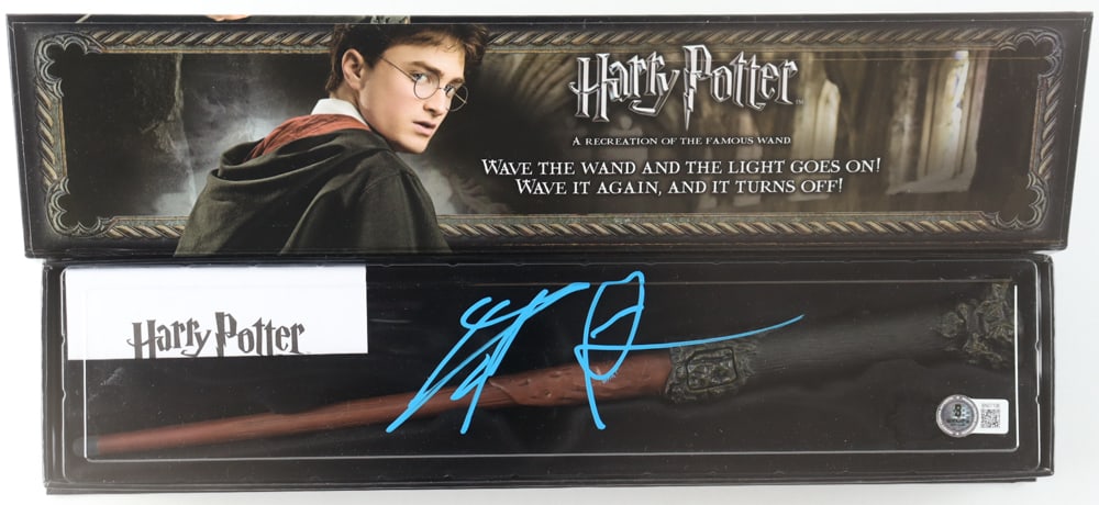 DANIEL RADCLIFFE SIGNED HARRY POTTER WAND - BECKETT COA: Prices are in Canadian dollars