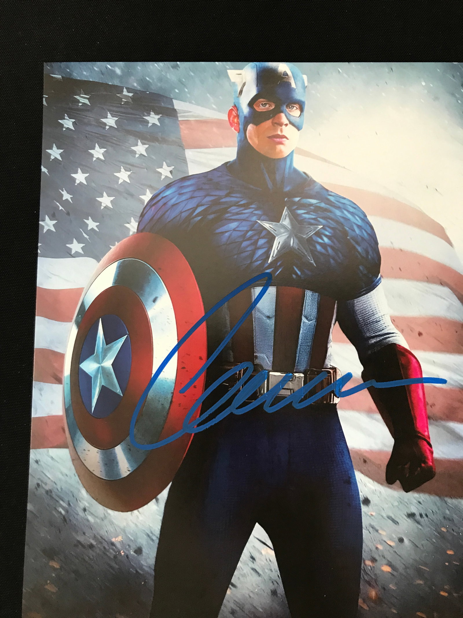 CHRIS EVANS SIGNED CAPTAIN AMERICA 8X10 - WWOC COA: Prices are in Canadian dollars