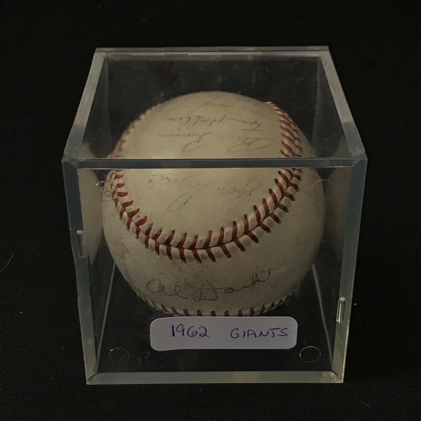 1962 GIANTS TEAM SIGNED BASEBALL INCL. WILLIE MAYS MARICHEL, ALOU: Prices are in Canadian dollars
