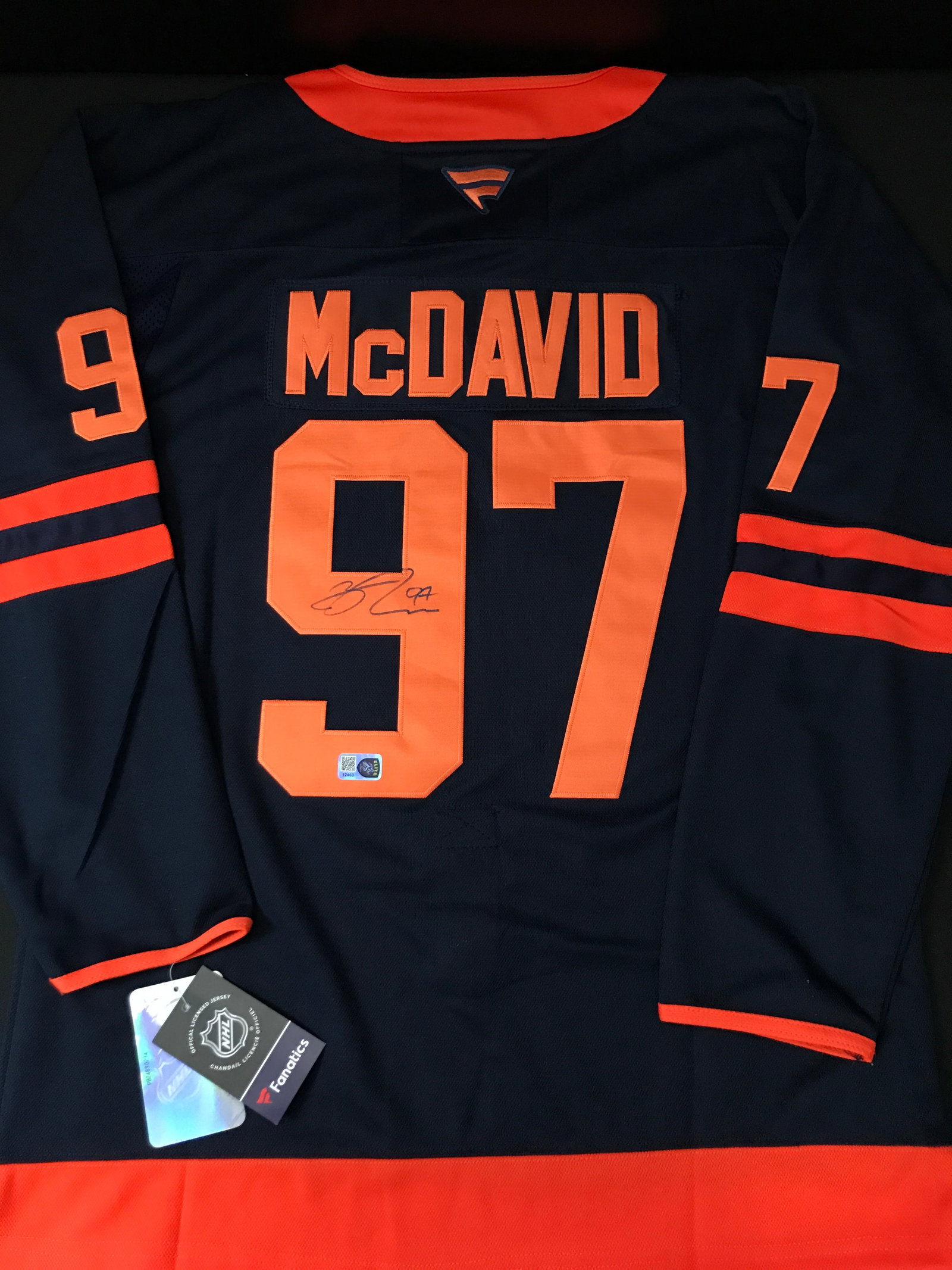 CONNOR MCDAVID SIGNED EDMONTON OILERS CUSTOM HOCKEY JERSEY - ELITE COA: Prices are in Canadian dollars