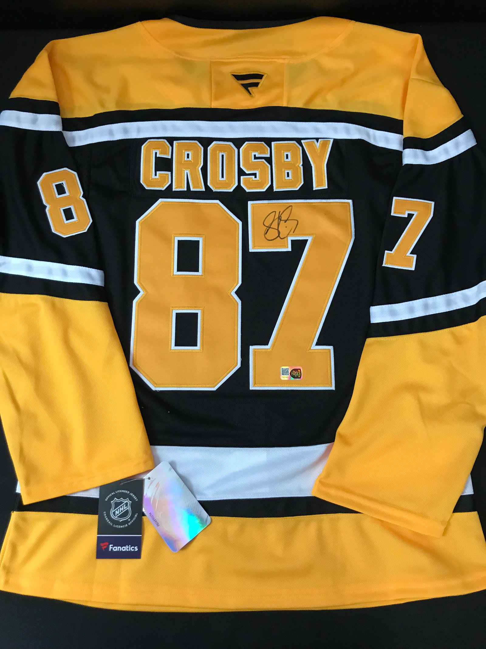 SIDNEY CROSBY SIGNED PITTSBURGH PENGUINS CUSTOM HOCKEY JERSEY - ELITE COA: Prices are in Canadian dollars