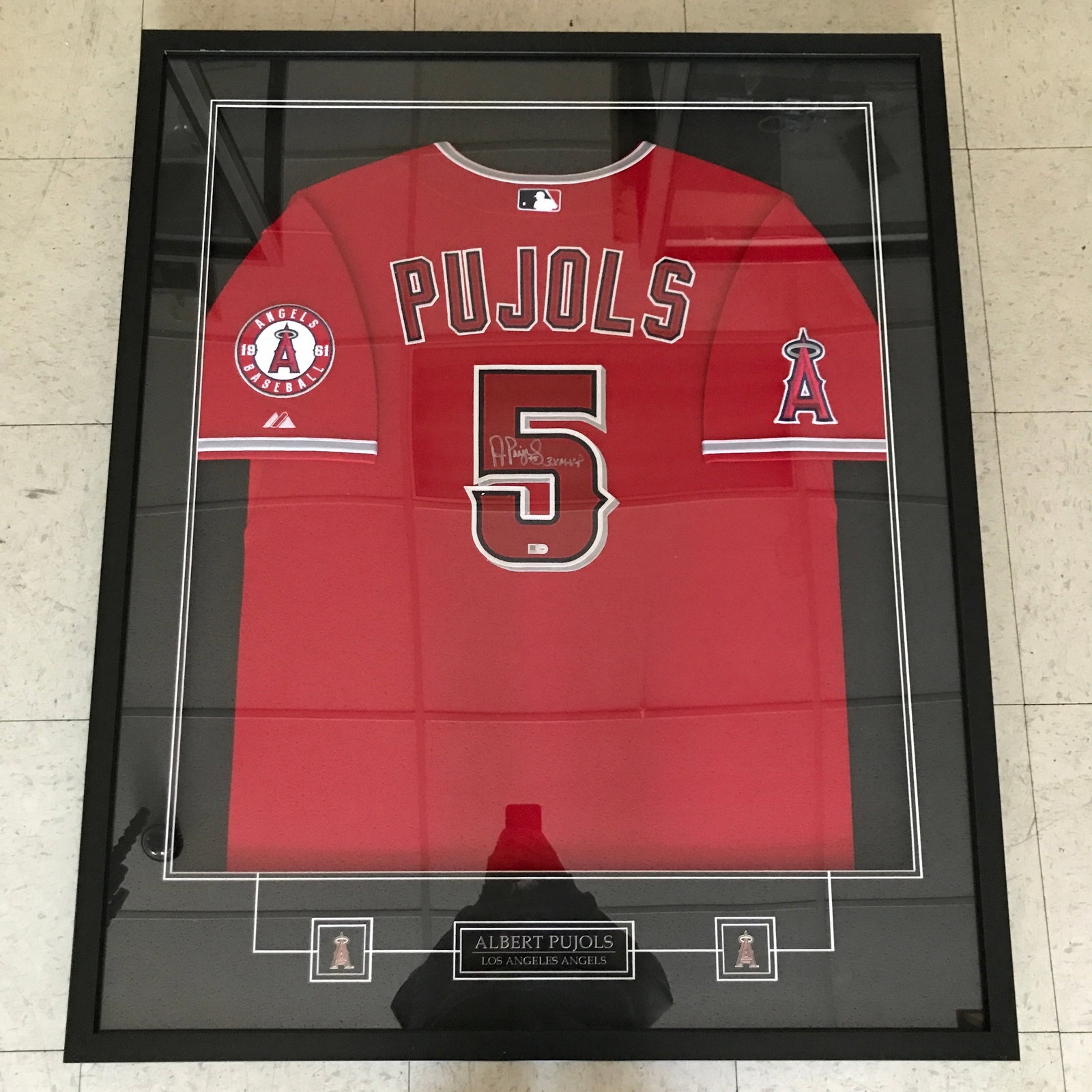 ALBERT PUJOLS SIGNED AND FRAMED LOS ANGELES ANGLES JERSEY: Prices are in Canadian dollars