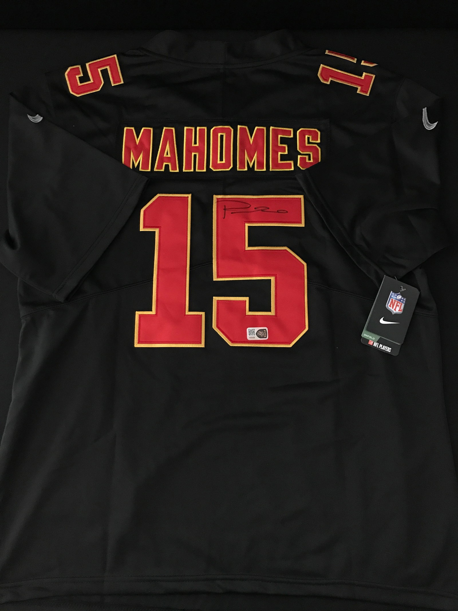 PATRICK MAHOMES SIGNED KANSAS CITY CHIEFS CUSTOM JERSEY - ELITE COA: Prices are in Canadian dollars