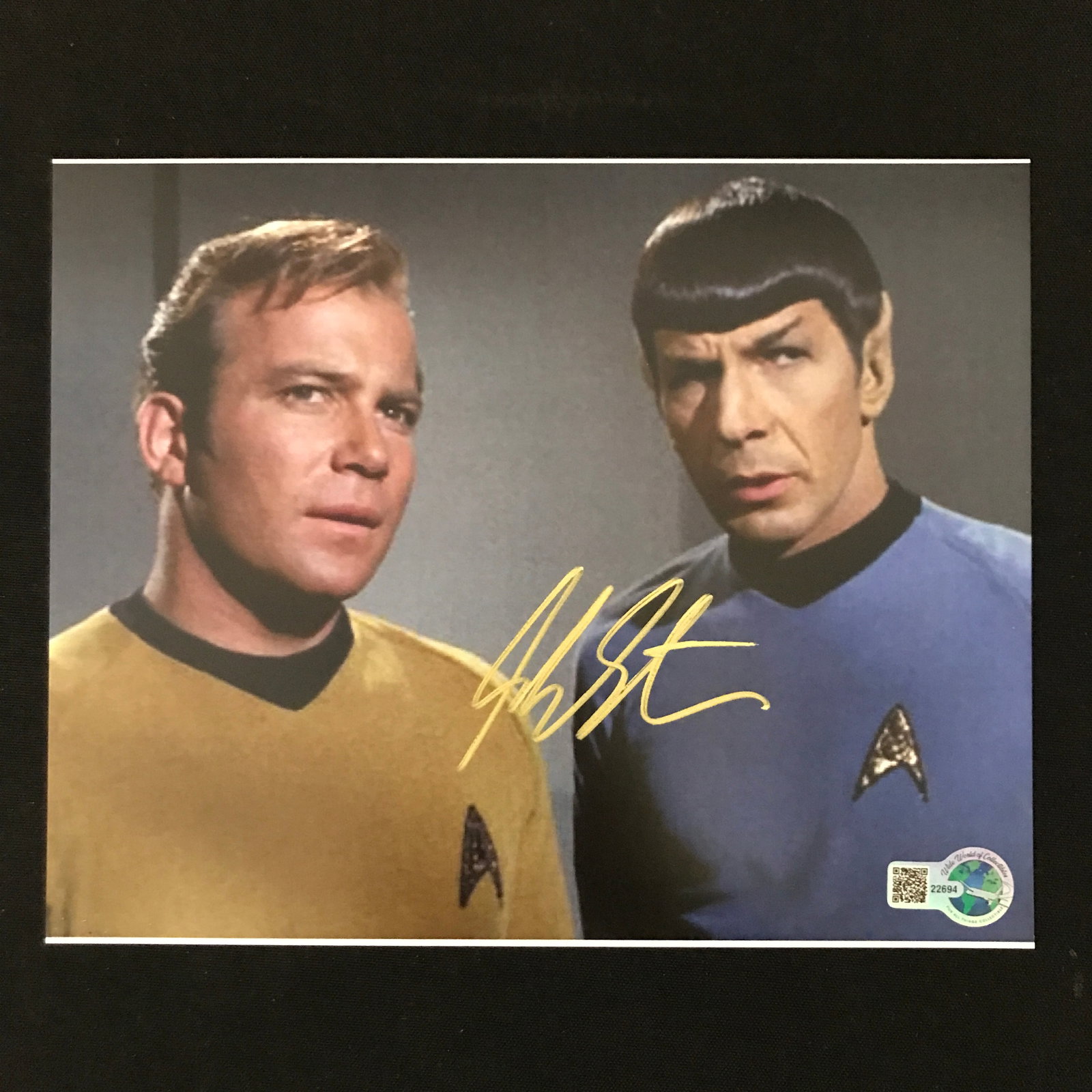 WILLIAM SHATNER SIGNED STAR TREK 8X10 - WWOC COA: Prices are in Canadian dollars
