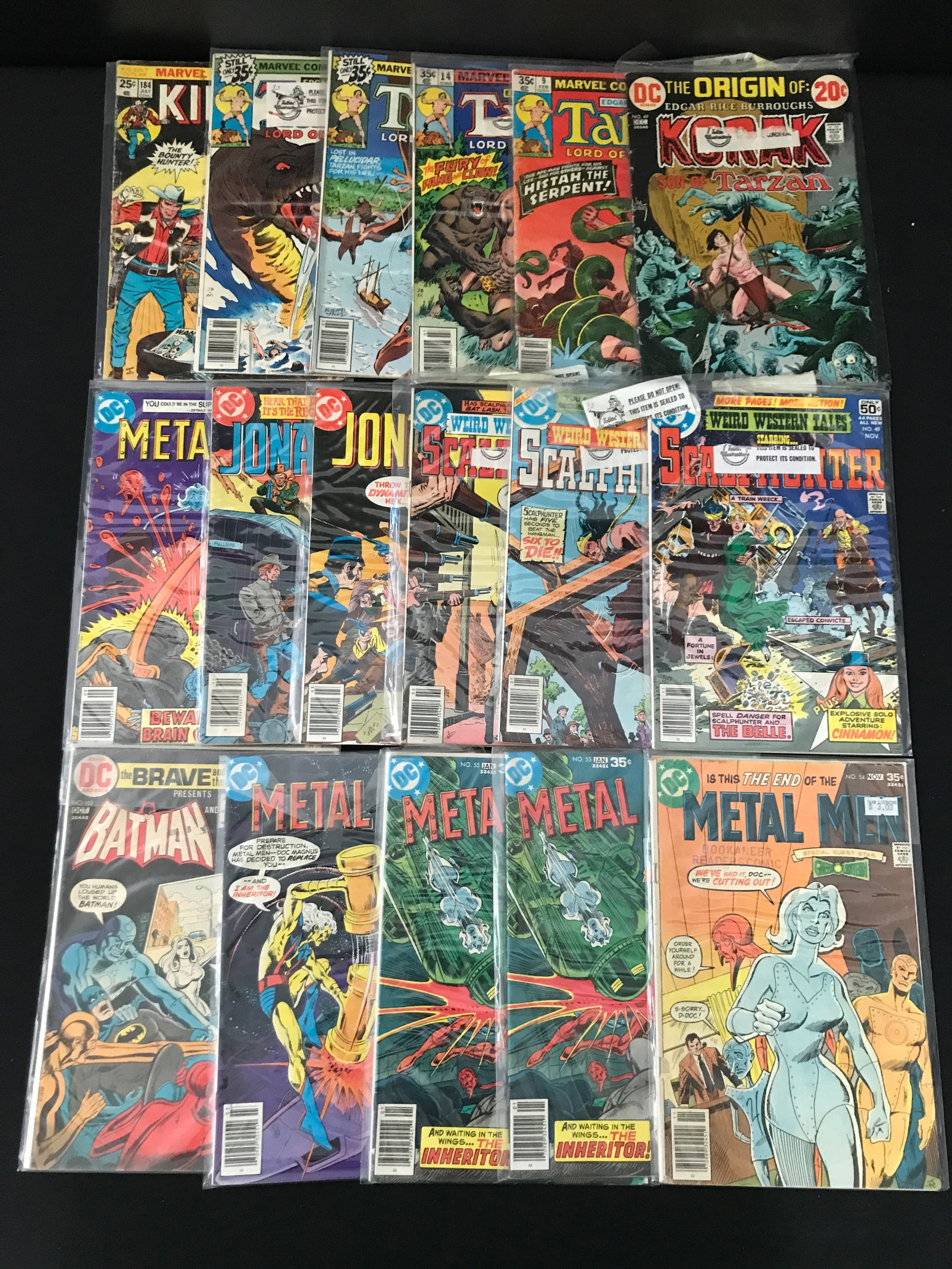 LOT OF 17 MIXED TITLE COMICS - MARVEL & DC (1 of 1)