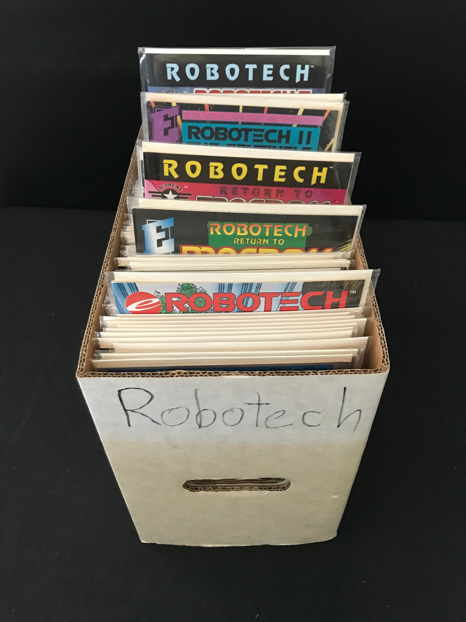LARGE BOX OF ROBOTECH COMICS: Prices are in Canadian dollars