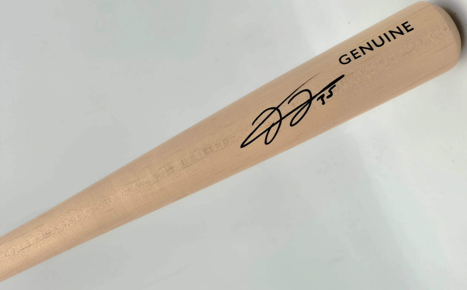 FRANK THOMAS SIGNED BASEBALL BAT - BECKETT COA: Prices are in Canadian dollars
