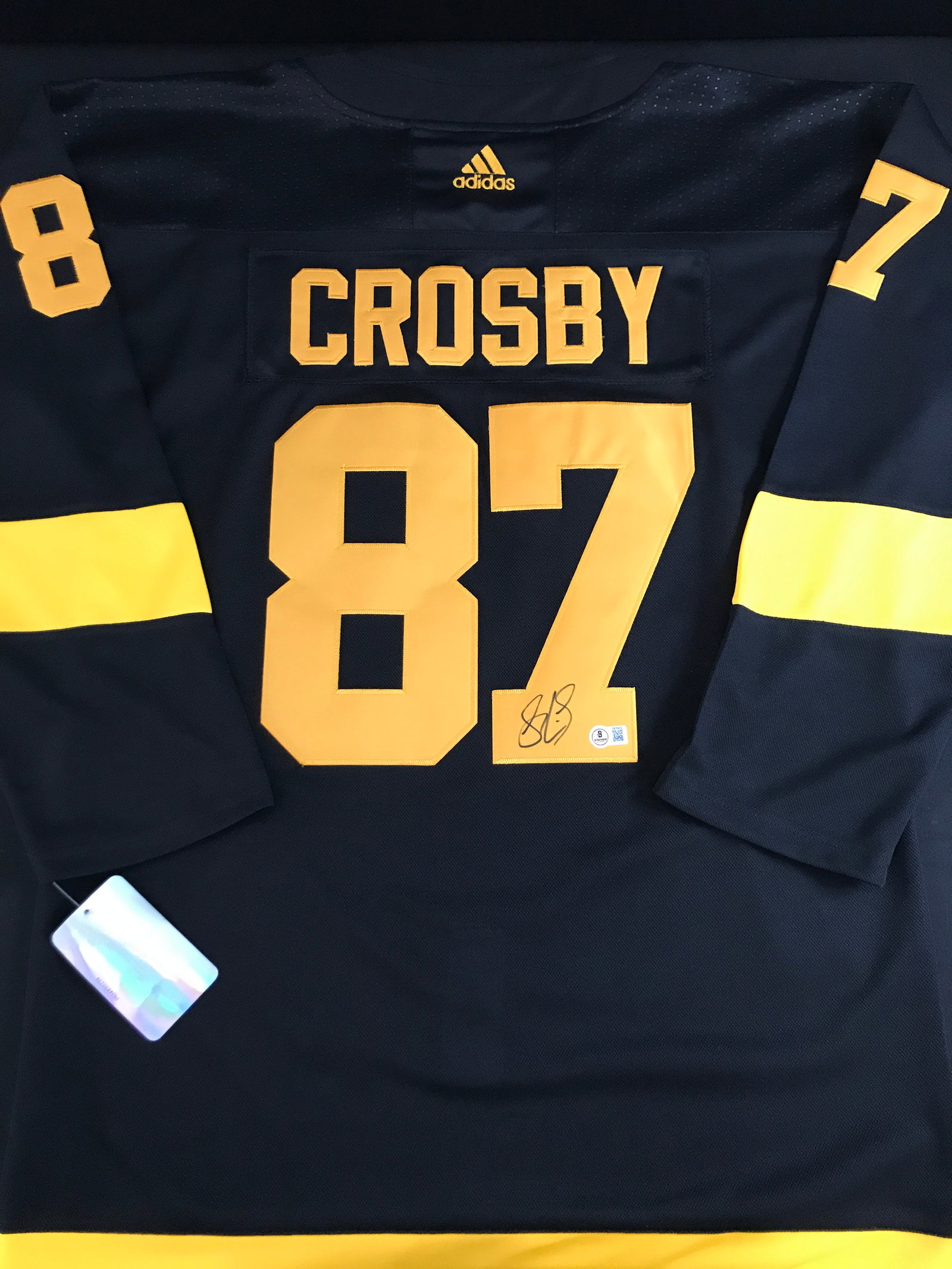 SIDNEY CROSBY SIGNED PITTSBURGH PENGUINS CUSTOM JERSEY - BECKETT COA: Prices are in Canadian dollars