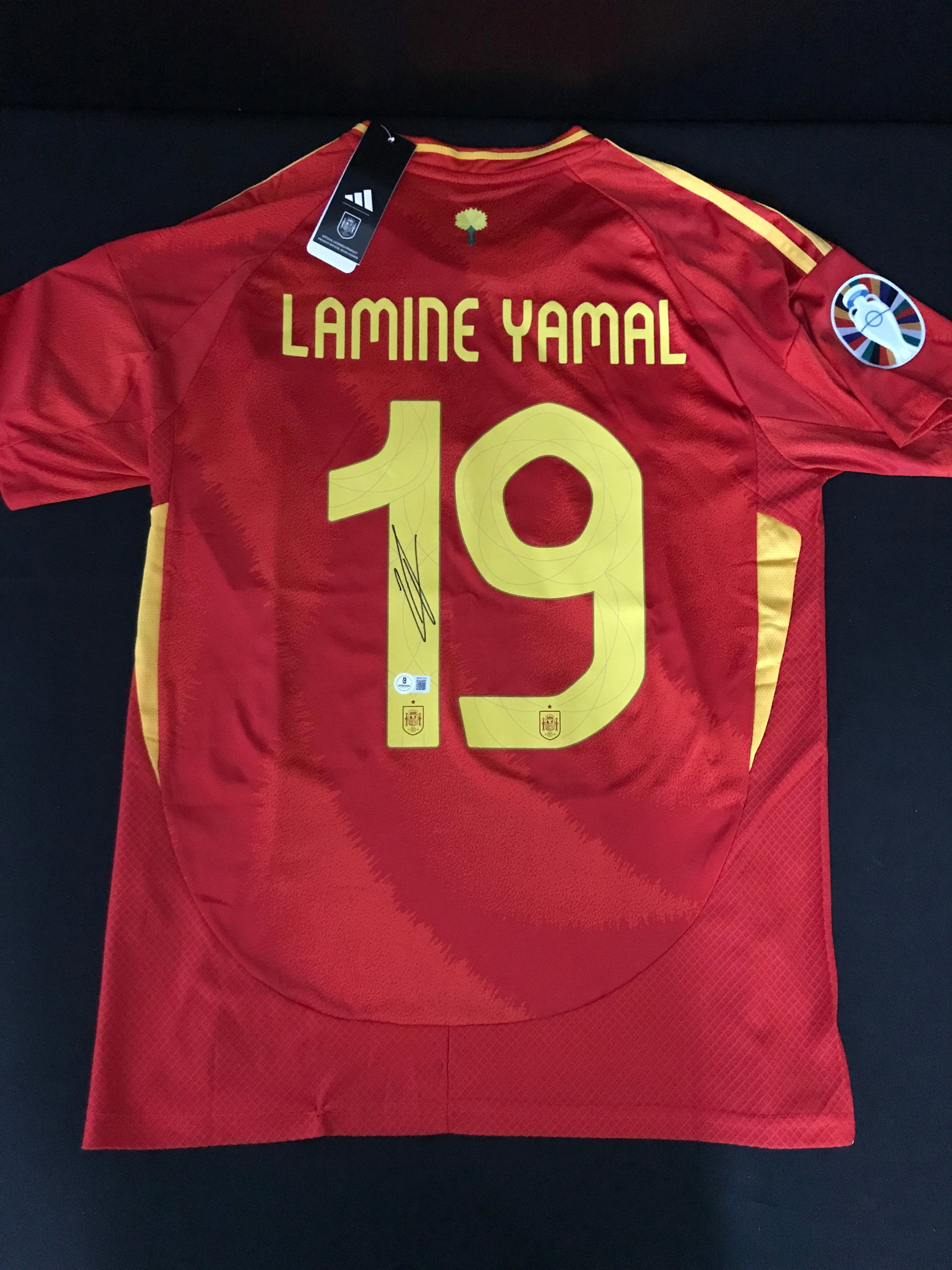 LAMINE YAMAL SIGNED SPAIN SOCCER JERSEY - BECKETT COA: Prices are in Canadian dollars