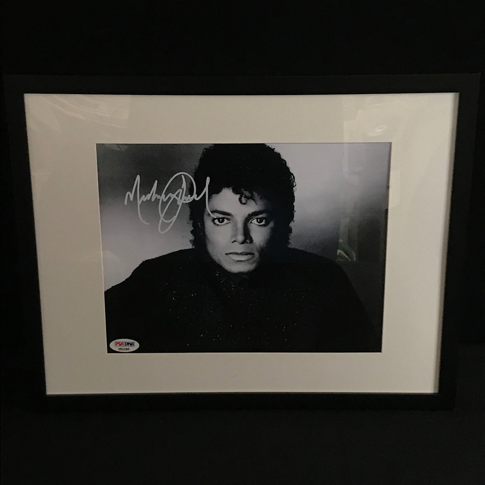 MICHAEL JACKSON SIGNED AND FRAMED 8X10 - PSA COA: Prices are in Canadian dollars