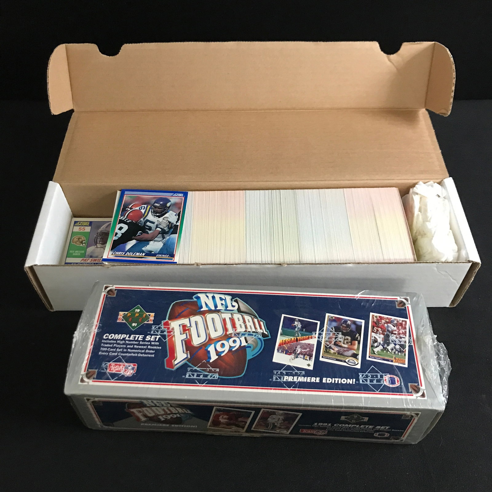 NFL TRADING CARD LOT (SEALED BRETT FAVRE ROOOKIE YEAR SET): Prices are in Canadian dollars