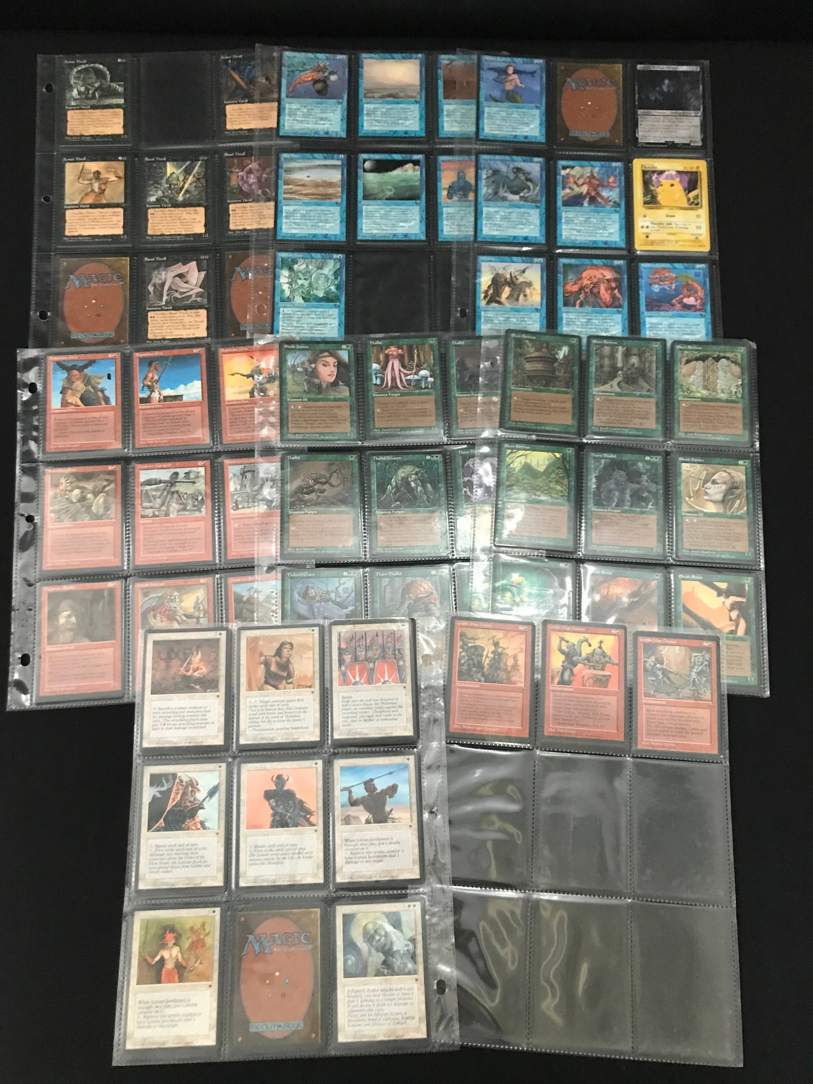 LOT OF 8 BINDER SLEEVES OF MAGIC THE GATHERING TRADING CARDS (1 of 1)