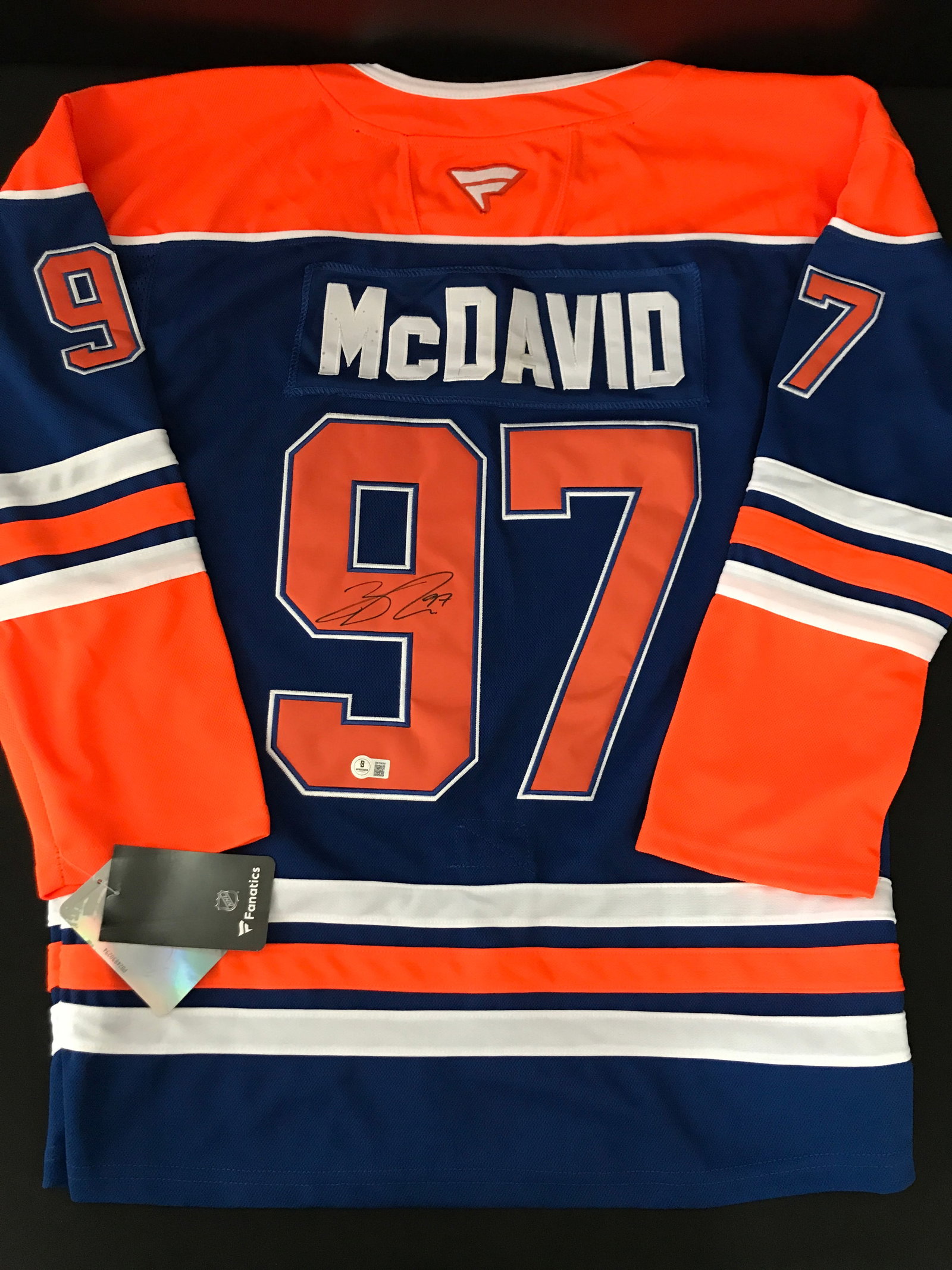 CONNOR MCDAVID SIGNED EDMONTON OILERS JERSEY - BECKETT COA: Prices are in Canadian dollars