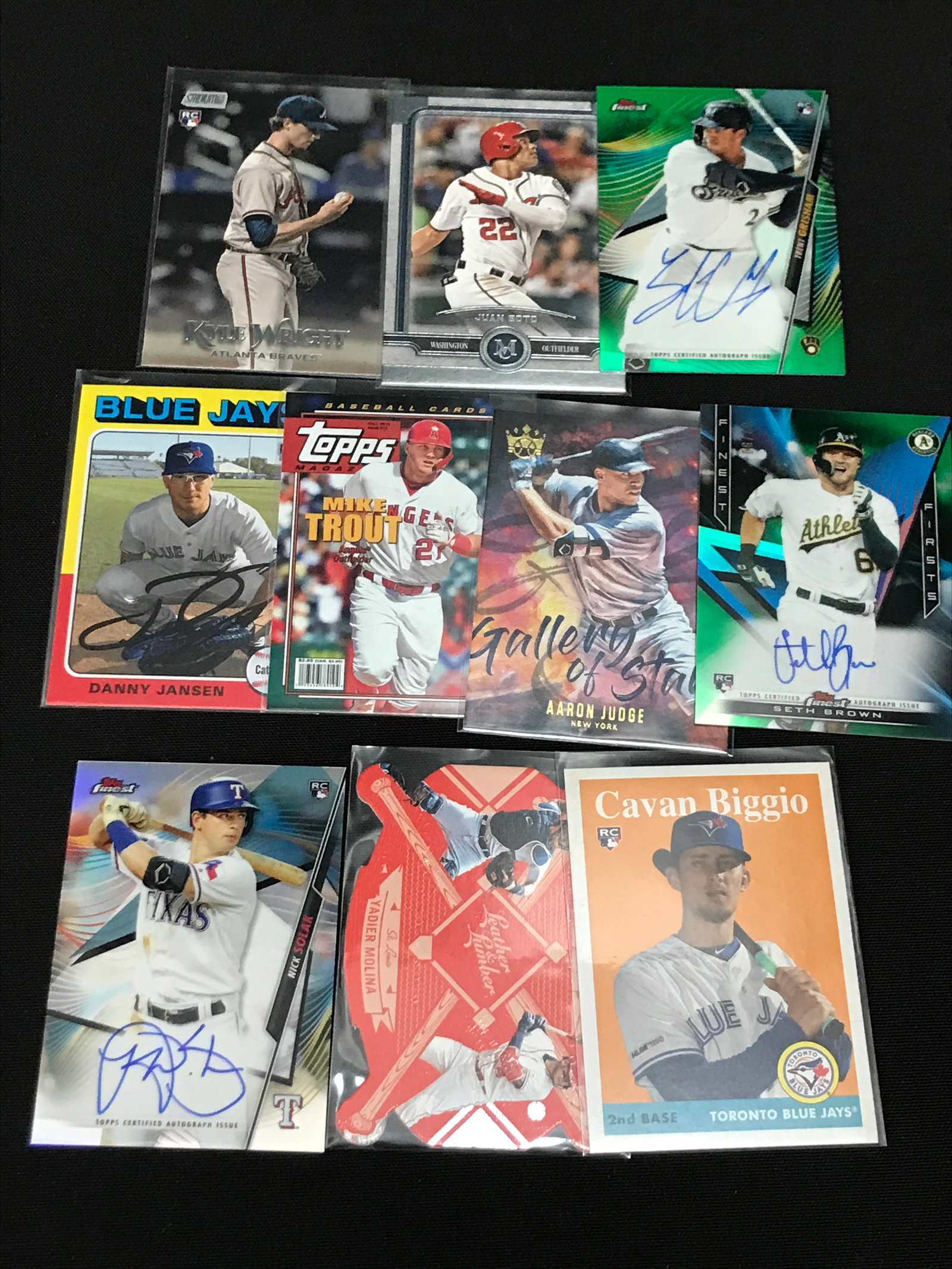 LOT OF 10 BASEBALL TRADING CARDS - INCLUDING SEVERAL SIGNED: Prices are in Canadian dollars