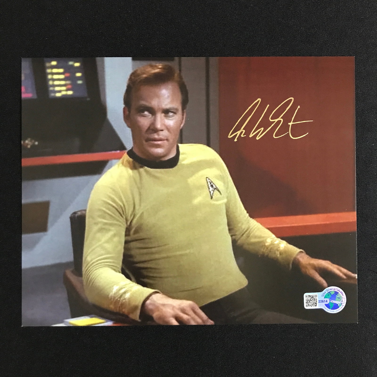 WILLIAM SHATNER SIGNED CAPTAIN KIRK STAR TREK 8X10 - WWOC COA: Prices are in Canadian dollars