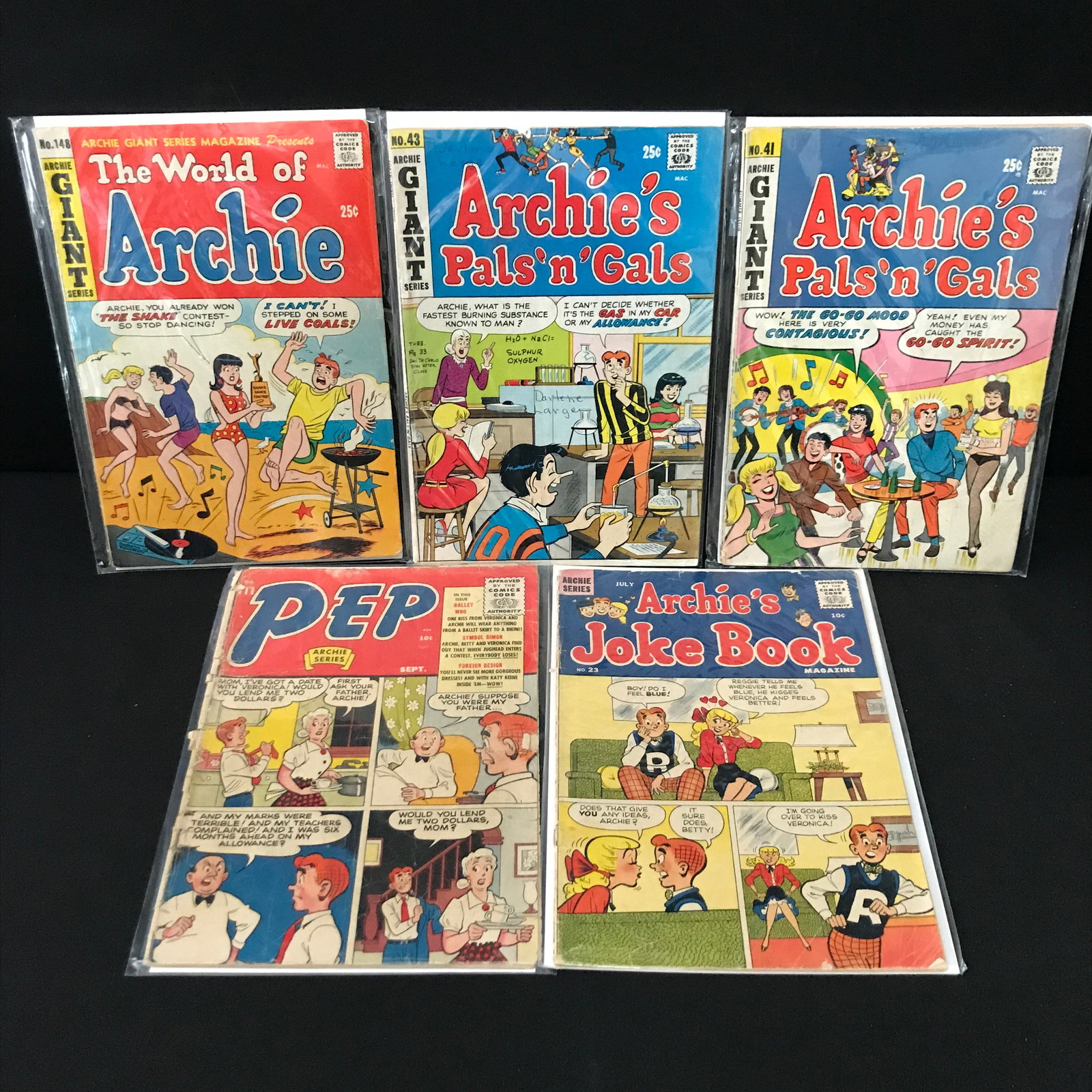 LOT OF 5 ARCHIE SERIES COMICS (1 of 1)
