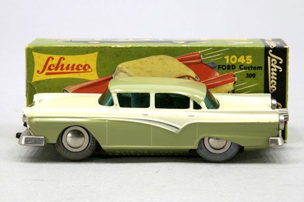1 Schuco Micro Racer Ford Custom 300, mit Schlüs: 1 Schuco Micro Racer Ford Custom 300, mit Schlüssel, unbespielt, OK, Z 1