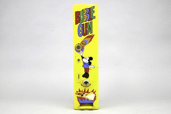 1 Kaugummiautomat "Bubble Gum", Blech, gelb, mit: 1 Kaugummiautomat "Bubble Gum", Blech, gelb, mit Micky Maus, Goofy und Donald Duck, Aufschrift: Ballon Kaugummi mit Bildern - Walt Disney Productions, mit Schlüssel zum Aufschließen, H 60