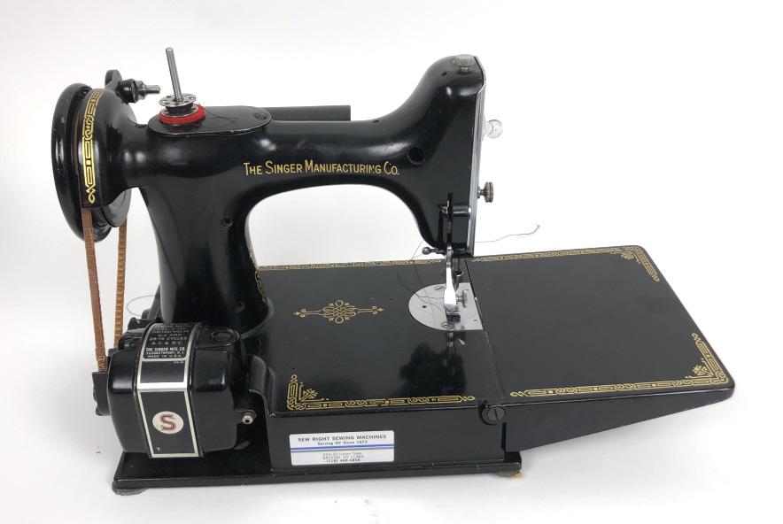 Vintage Singer featherweight sewing machine: 10"h x 15 1/4"w x 6 3/4"d Condition, some scratches, untested, needs new belt