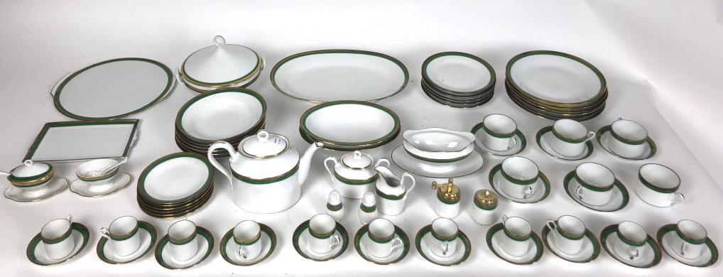 Richard Ginori porcelain partial dinner service (1 of 18)