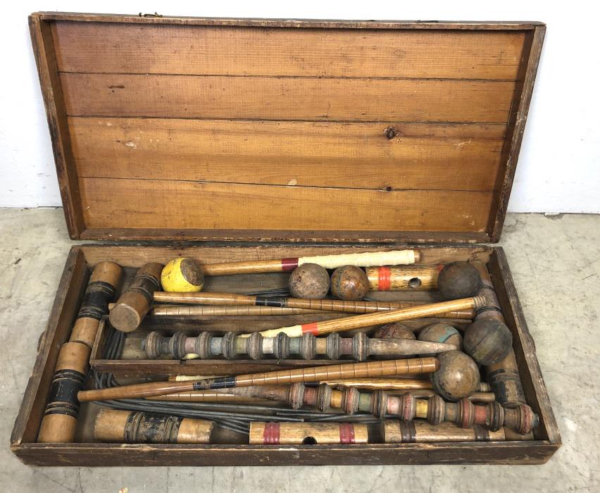 Crocket set with fitted box (1 of 3)