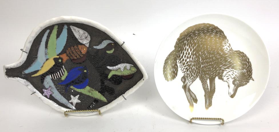 Gustavsberg wolf decorated plate (1 of 7)