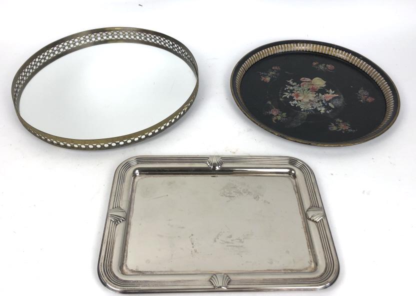 Group of 3 trays (1 of 6)