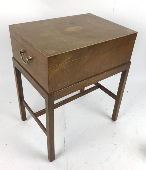 Baker mahogany box on stand (1 of 6)