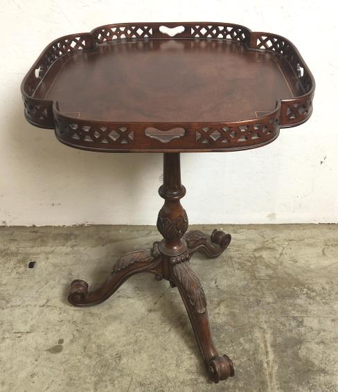 Georgian style mahogany side table (1 of 4)