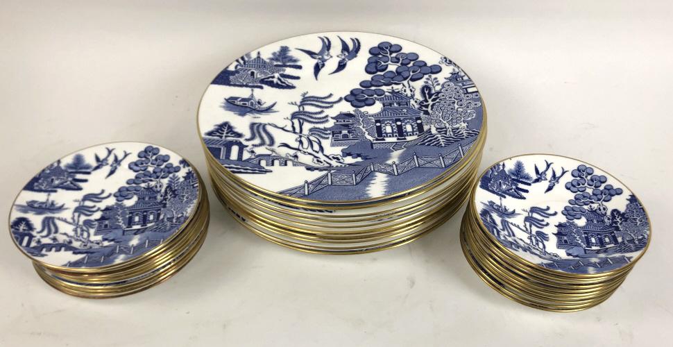 Coalport partial Willow pattern dinner service (1 of 5)