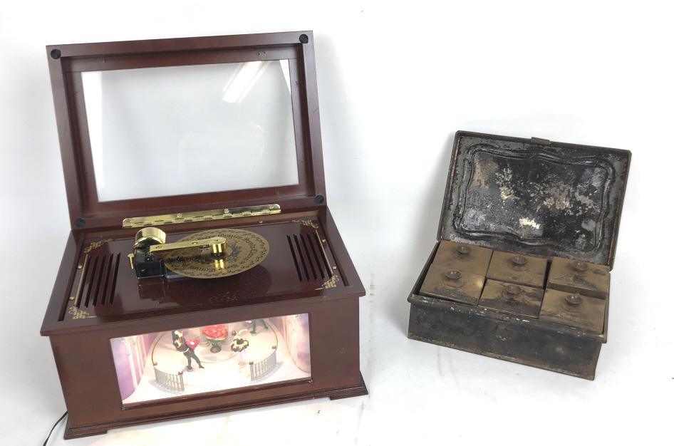 Electrical music box (1 of 6)