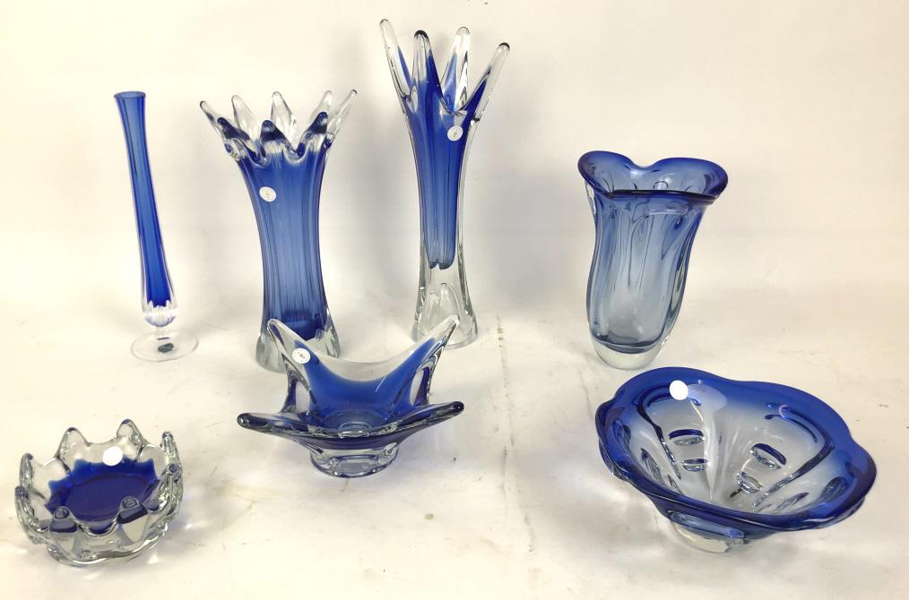 Group of 6 Latvian glass bowls and vases (1 of 8)