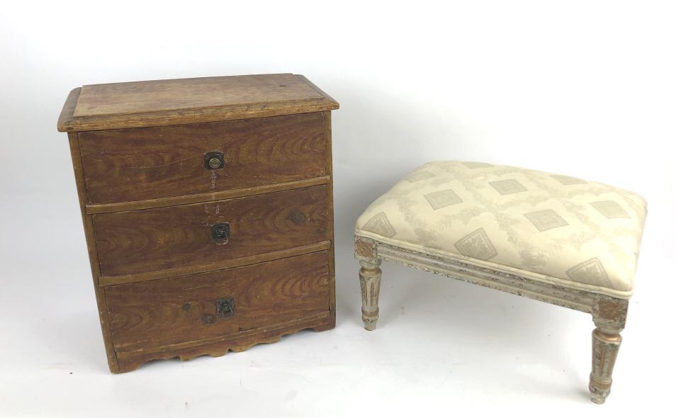 Diminutive Painted Chest (1 of 6)