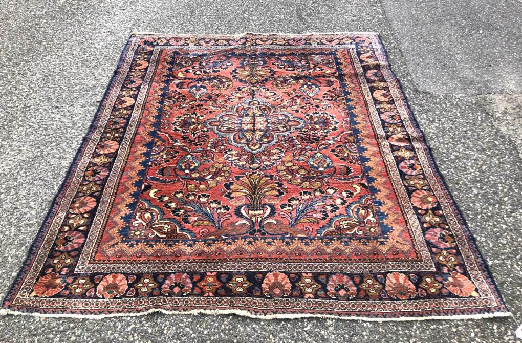 Floral design carpet with center medallion 6'6" x 5'4" (1 of 5)