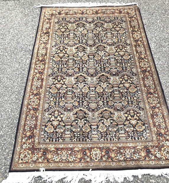 Persian Style Wool Carpet 7'6" x 4'6" Condition, good (1 of 6)