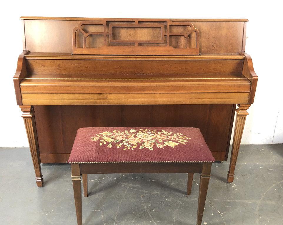 Yamaha Upright Piano Model M500H Together with bench. (1 of 11)