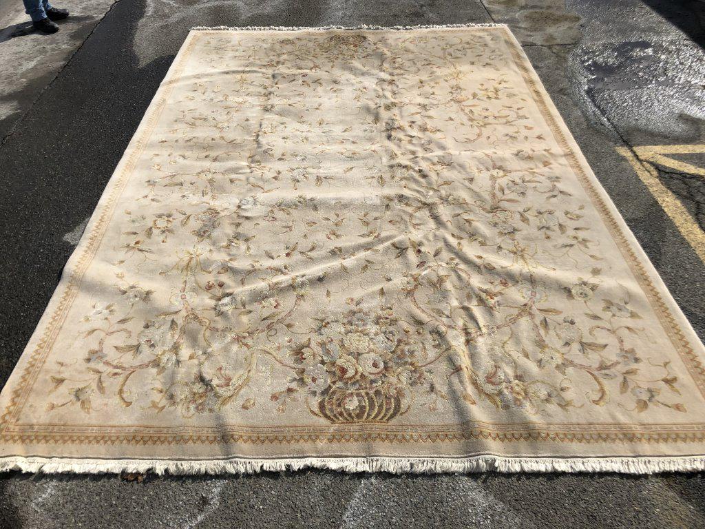 Floral Daisy Open Field Carpet. (1 of 7)