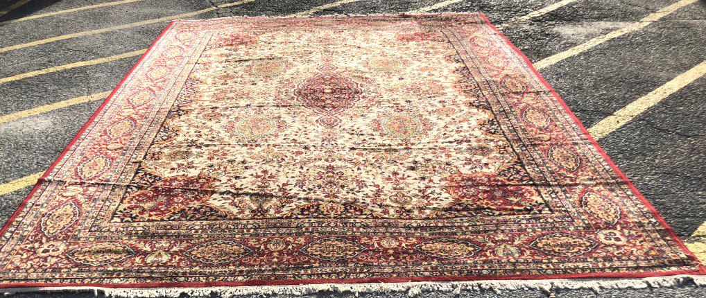 Persian Style Machine Made Rug 13' 6" x 9' 10" Condition, three tears in corners (1 of 7)