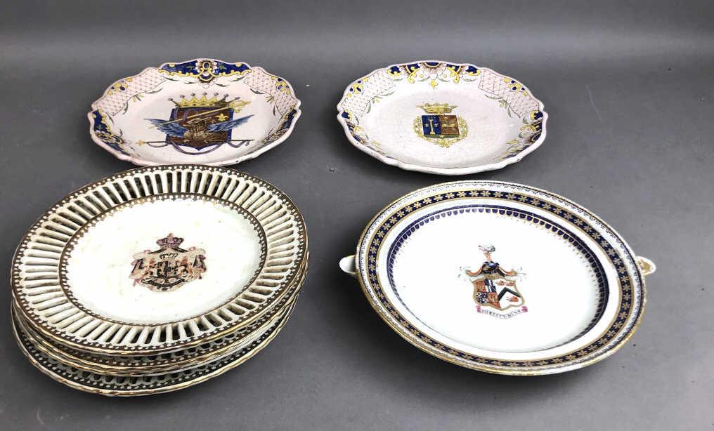 Chinese Armorial Hot Water Plate (1 of 11)