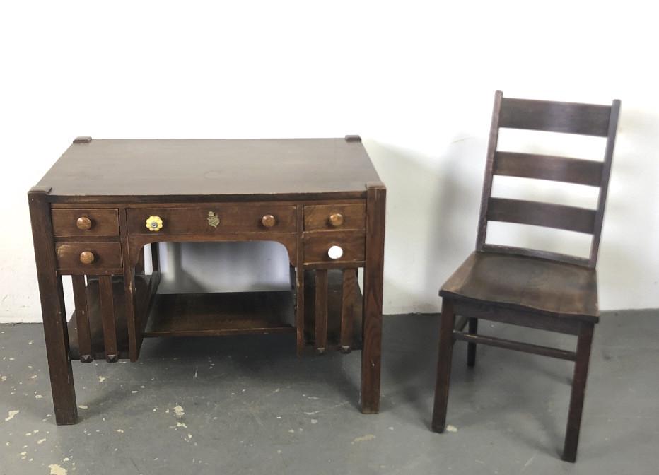 Mission Style Oak Desk and Chair (1 of 10)