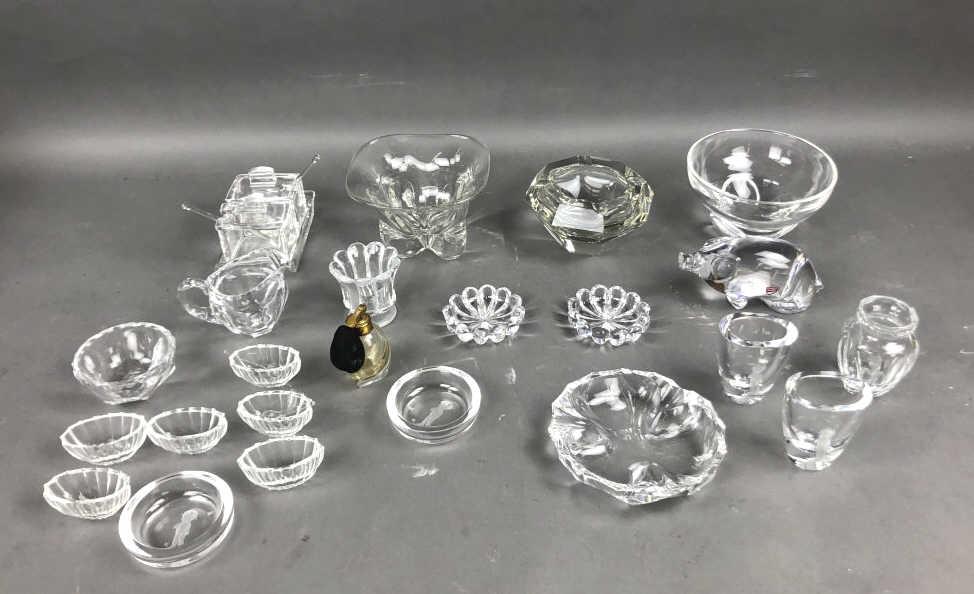 Orrefors Pig and Steuben Bowl. (1 of 11)