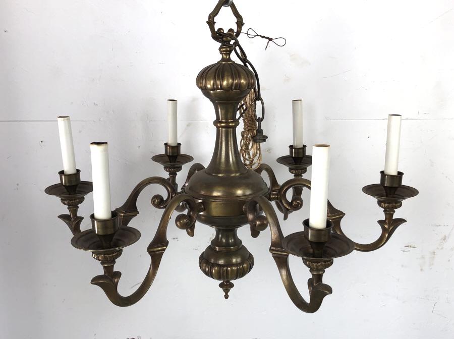 Brass Williamsburg Style 6 Light Chandelier (1 of 3)