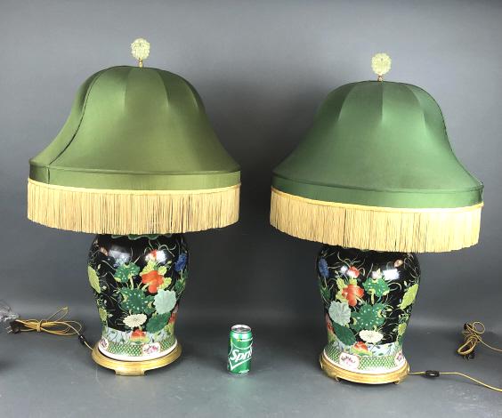 A Pair of Asian Style Lamps With Shades. (1 of 8)